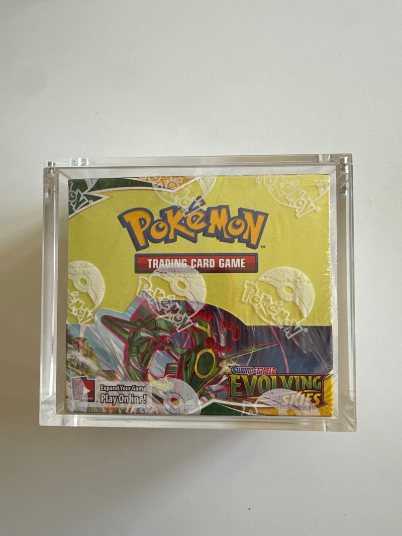 Pokémon TCG: Sword & Shield — Evolving Skies